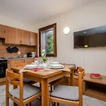 Vivimihome - Rifugio Genzianella 公寓式酒店 4*