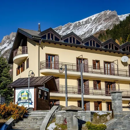 شقة فندقية Vivimihome - Rifugio Genzianella 3*